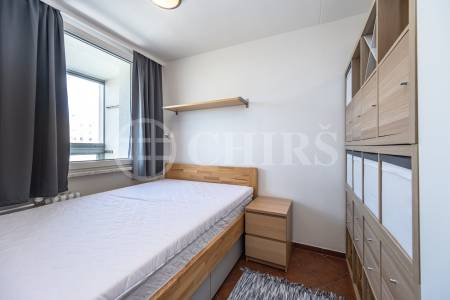 Pronájem bytu 1+1 s lodžií, OV, 52,7 m2, ul. Na Chobotě 1344/4, Praha 6 - Řepy 