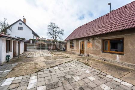 Prodej rodinného domu 2+1 s pozemkem, 388m2, ul. K Výboru 42, Praha 12 - Točná
