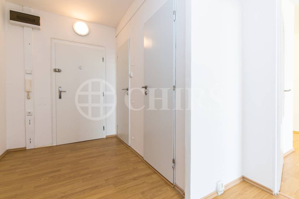 Prodej bytu 2+kk, DV, 45m2, ul. U Jezera 2035/26, Praha - Stodůlky
