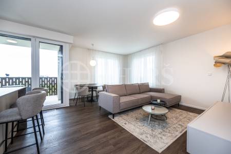 Pronájem bytu 3+kk s balkonem, sklepem a garážovým stáním, OV, 101m2, ul. Mukařovského 3121/4, Praha 5 - Stodůlky