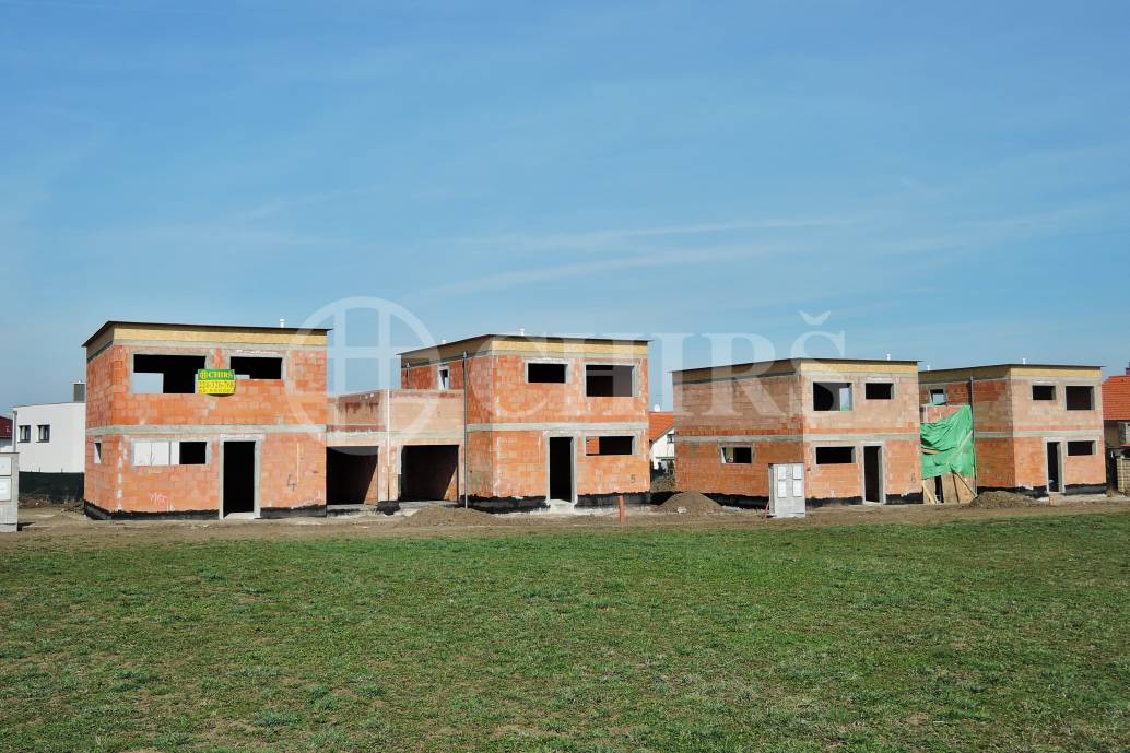 Prodej rodinného domu 4+kk, OV, 131m2, ul. Ve Výhledu, Praha 5 - Řeporyje