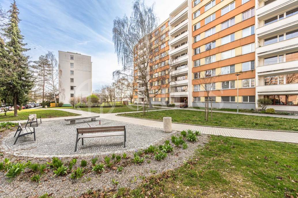 Pronájem bytu 1+kk, OV, 26m2, ul. Ústecká 3046, Kladno - Kročehlavy