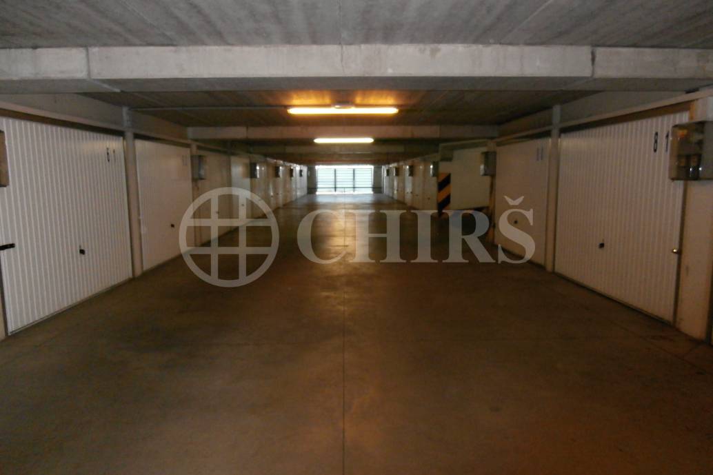 Pronájem garáže, OV, Hasova 1999, P-4  Modřany