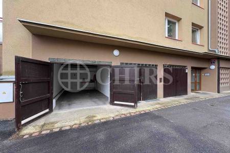 Pronájem garáže, DV, 16,2 m2, ul. U Klimentky 2703/1, Praha 5 - Smíchov Pronájem garáže, DV, 16,2 m2, ul. U Klimentky 2703/1, Praha 5 - Smíchov