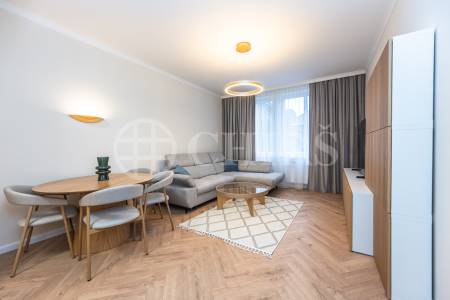 Pronájem  bytu 2+kk s balkonem, 53m2, ul. Mostecká, Praha 1- Malá Strana