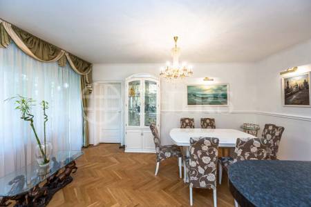 Prodej bytu 5+1 s dvěma lodžiemi, OV, 190 m2, ul. Volutová 2520/10, Praha 5 - Hůrka