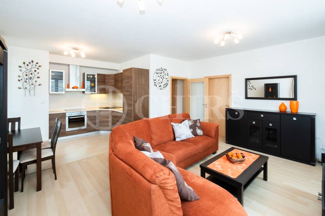 Prodej bytu 2+kk s lodžií a sklepem, OV, 60 m2, ul. Musílkova 1311/5b, Praha 5 - Košíře