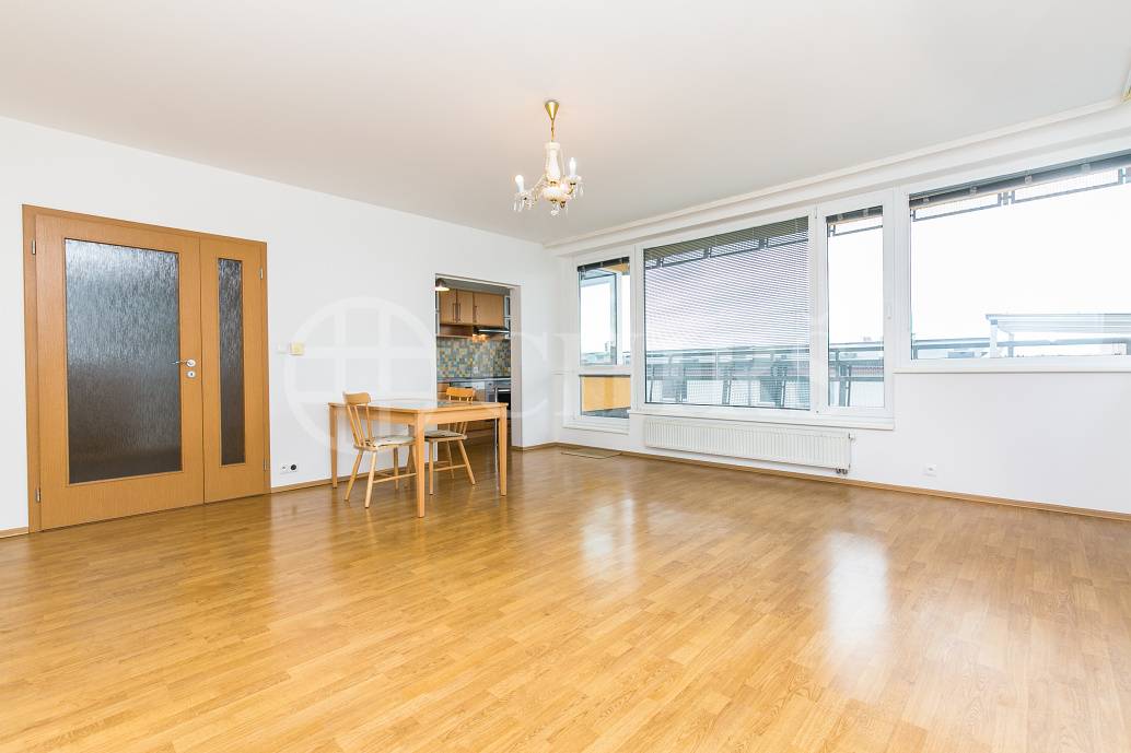 Pronájem bytu 3+kk s terasou a garážovým stáním, OV, 87m2, ul. Melodická 1380/5, Praha 13 - Hůrka