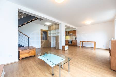 Pronájem řadového domu 4+kk, OV, 100 m2, zahrada 239 m2, Drahelčice, Praha - západ