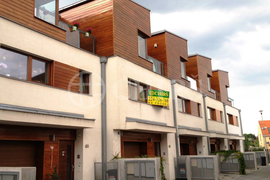 Prodej řadového rodinného domu, OV, 170m2, ul. Zelená 452, Praha - Západ Statenice 