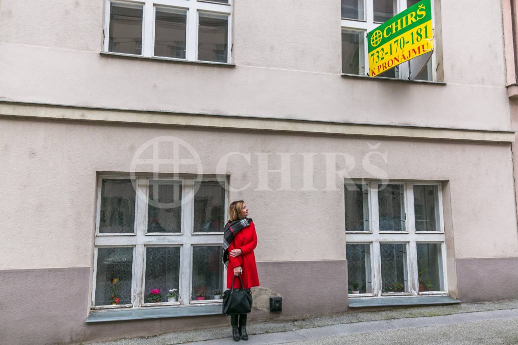 Pronájem bytu 2+kk s balkonem, OV, 50 m2, ul. Buzulucká 570/8, Praha 6 – Dejvice