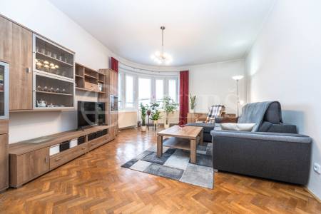 Prodej bytu 3+1 se dvěma balkony a velkými sklepy, OV, 108m2, ul. Vepřkova 1247/12, Slaný