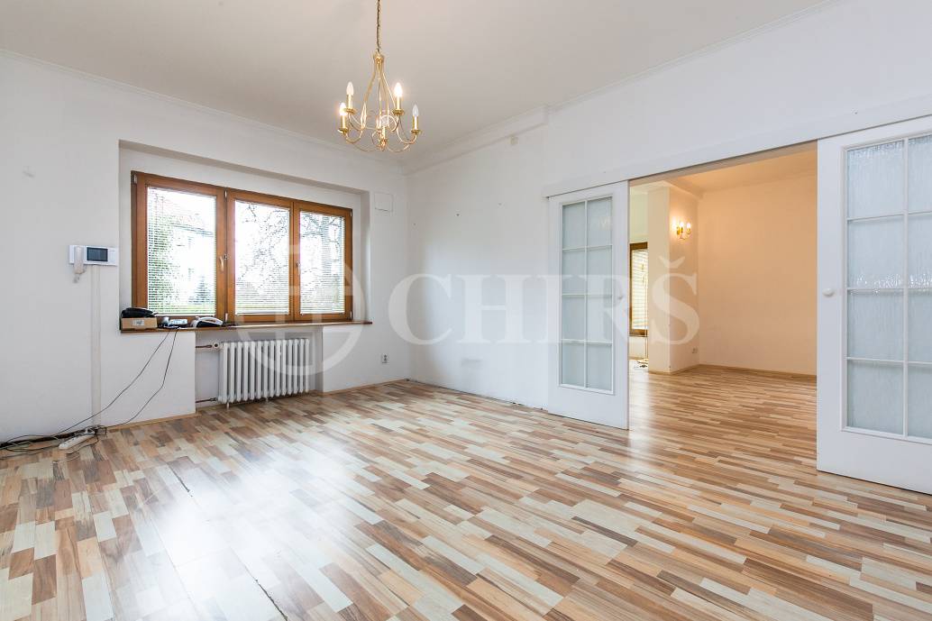 Prodej domu ke komerčnímu využití, garáž, 518 m2, ul. Radčina 22, Praha 6 - Liboc