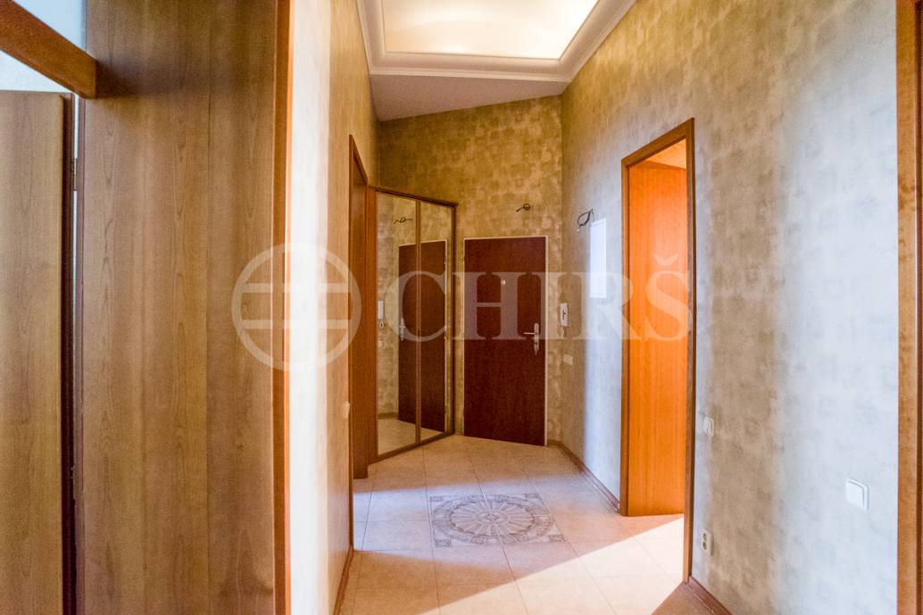 Prodej bytu 3+1, OV, 89 m2, ul. Vítězná 1054/9, Karlovy Vary
