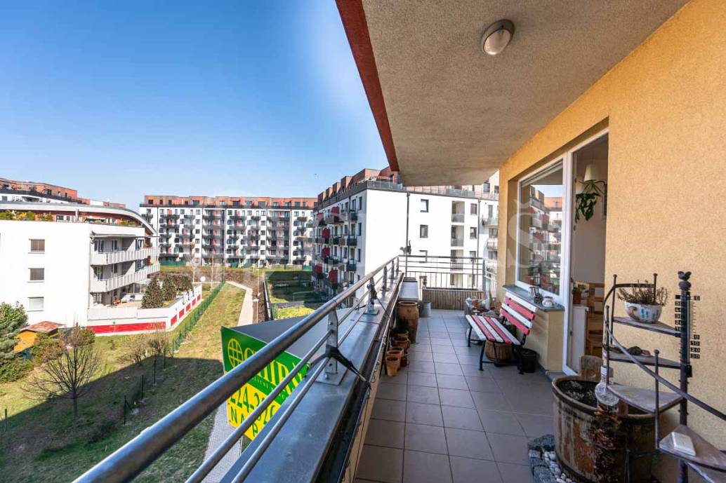 Prodej bytu 2+kk s balkonem a parkovacím stáním, OV, 59m2, ul. Pavla Beneše 759/7, Praha 9 - Letňany
