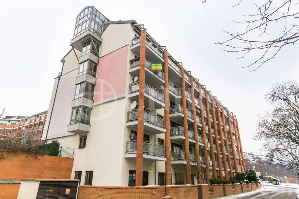 Prodej bytu 3+kk s dvěma balkony a zimní zahradou, OV, 85m2, ul. Paťanka 2610/3b, Praha 6 - Dejvice