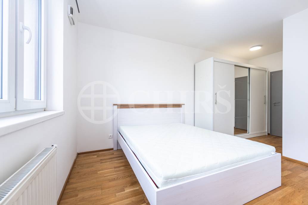 Pronájem bytu 3+kk se dvěma balkony, sklepem a garážovým stáním, OV, 81m2, ul. Pod Stolovou horou 984/5, Praha 5 – Jinonice