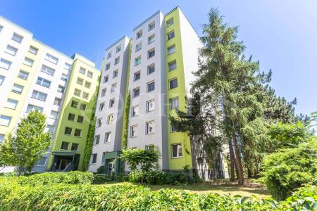 Prodej bytu 2+kk, OV, 42m2, ul. Voskovcova 987/14, Praha 5 - Hlubočepy