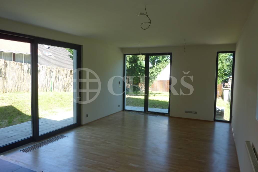 Prodej RD 5+kk/T/G, OV,  470m2, ul. Euklidova, P-10 Petrovice