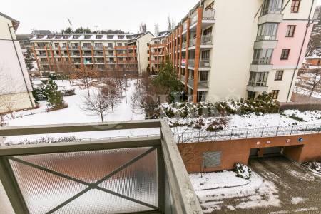 Prodej bytu 3+kk s dvěma balkony a zimní zahradou, OV, 85m2, ul. Paťanka 2610/3b, Praha 6 - Dejvice