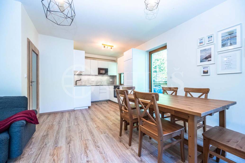 Prodej apartmánu 3+kk s balkonem, OV, 67m2, Apartmány Hrdlička, Slapy