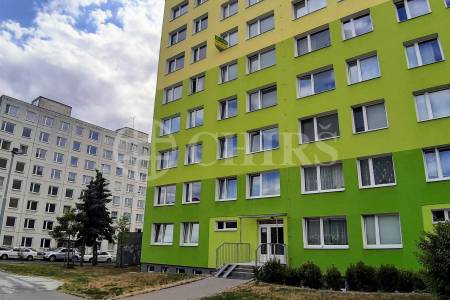 Pronájem bytu 3+1 s lodžií, OV, 74m2, ul. Španielova 1305/68, Praha 6 - Řepy