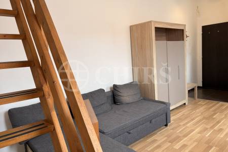 Pronájem bytu 2+kk 34 m²,ul. Husovo náměstí 10, Hostivice, Středočeský kraj