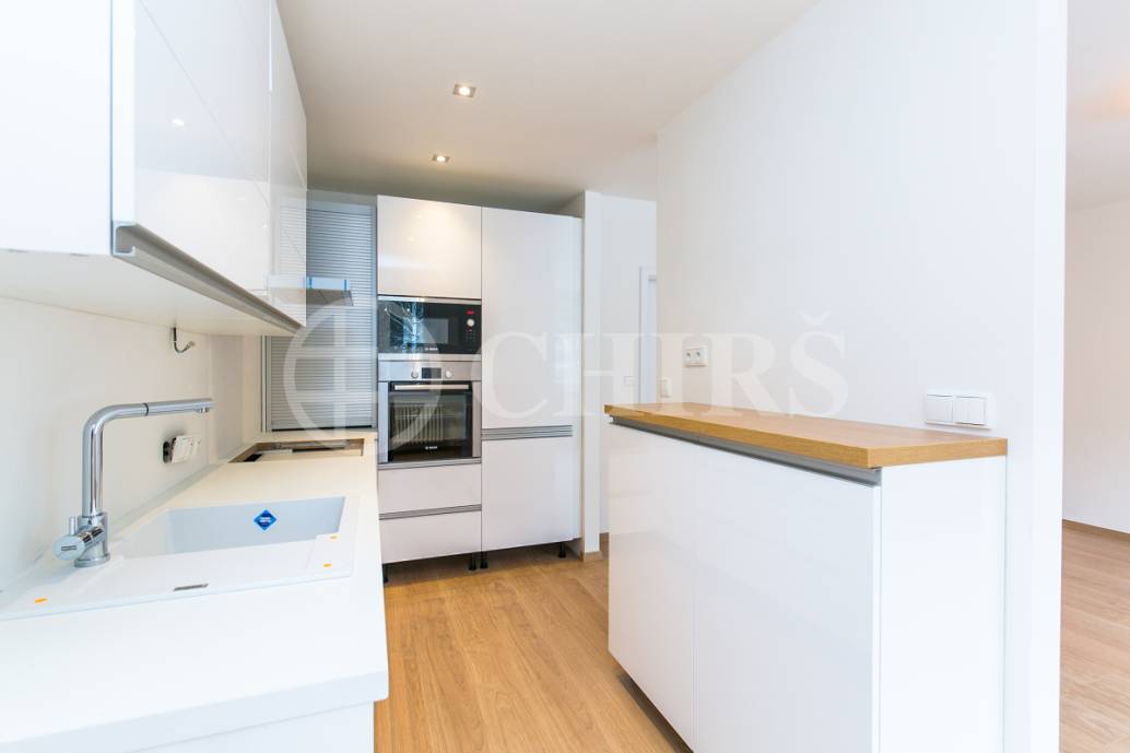 Pronájem bytu 3+kk s lodžií, OV, 72m2, ul.  Prosluněná 562/15 , Praha 5 - Hlubočepy