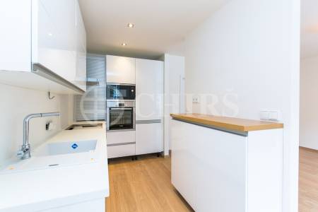 Pronájem bytu 3+kk s lodžií, OV, 72m2, ul.  Prosluněná 562/15 , Praha 5 - Hlubočepy