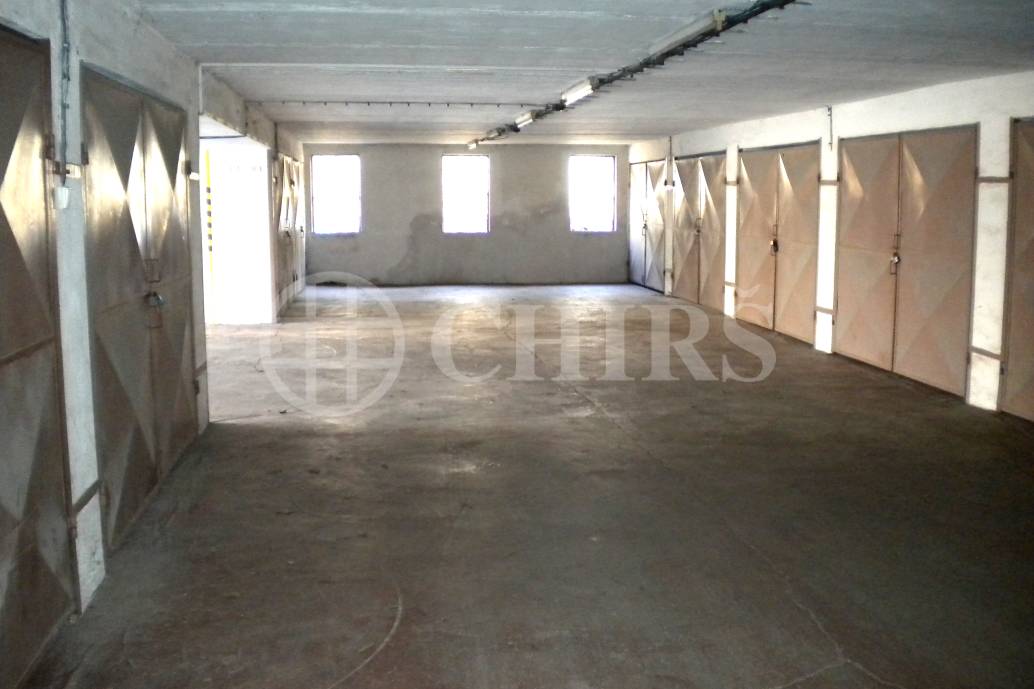 Pronájem garáže v garážovém domě, 20m2, Nikoly Vapcarova, Praha 4 - Modřany