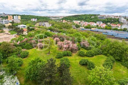 Pronájem bytu 2+kk s balkonem, OV, 63 m2, ul. Na Záhonech 1384/69, Praha 4 - Michle