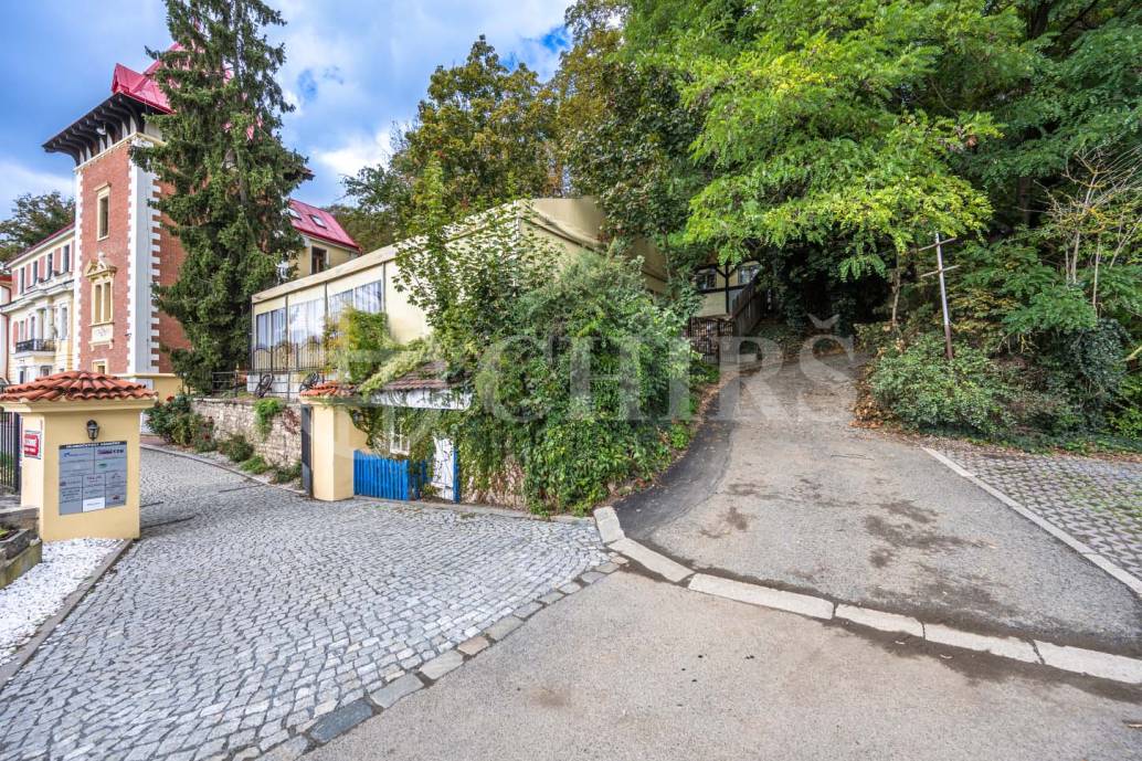 Prodej stavebního pozemku, 1168 m2, ul. Nad Konečnou, Praha 5 - Hlubočepy