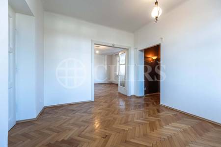 Pronájem RD 5+1 se zahradou, OV, ul. Na Ořechovce 201/20, Praha 6 - Střešovice