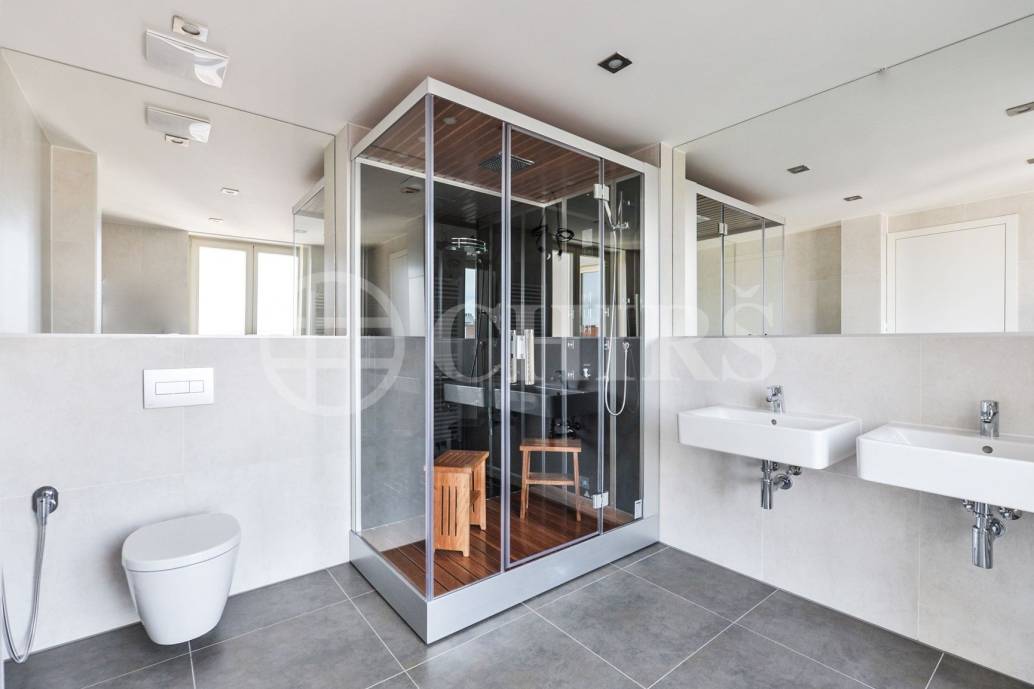 Prodej bytu 4+kk/B/T/G, OV, 161,2 m2, ul. Korunovační 570/18, Praha 7-Bubeneč