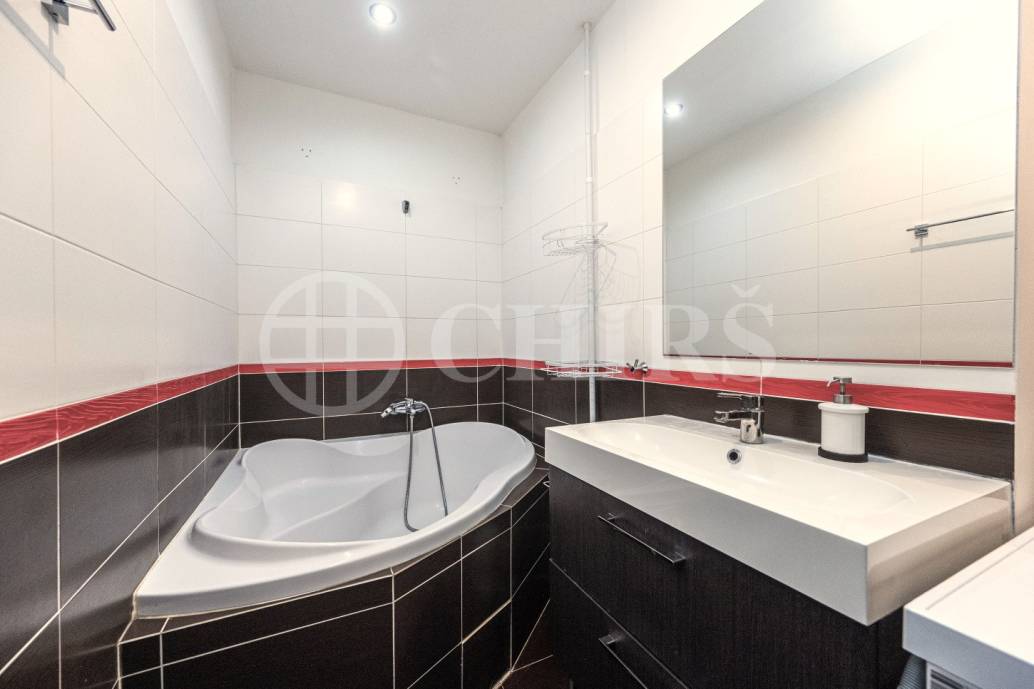 Pronájem bytu 2+kk, OV, 48m2, ul. Nad Primaskou 895/43, Praha 10 - Strašnice