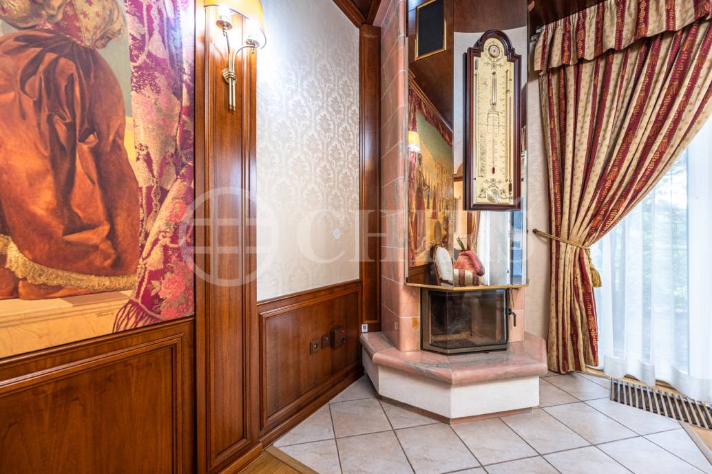Pronájem rodinného domu 9+1 se zahradou, bazénem a garáží, OV, 390 m2, ul. Ke Školce, Průhonice, Praha-západ