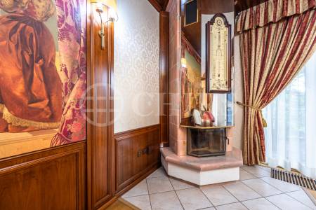 Pronájem rodinného domu 9+1 se zahradou, bazénem a garáží, OV, 390 m2, ul. Ke Školce, Průhonice, Praha-západ