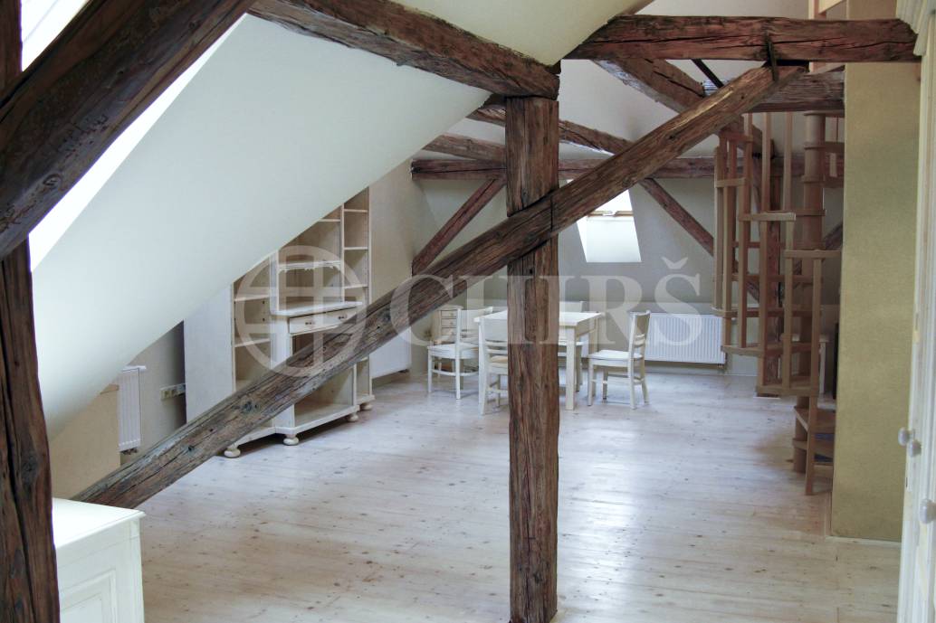Prodej historického nájemního domu se 6 byty, zahradou, 453 m2, Náměstí Svobody 15, Jičín