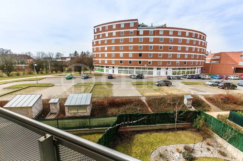 Pronájem bytu 3+kk, OV, 109m2, ul. V Zářezu 902/4, Praha 5 - Jinonice