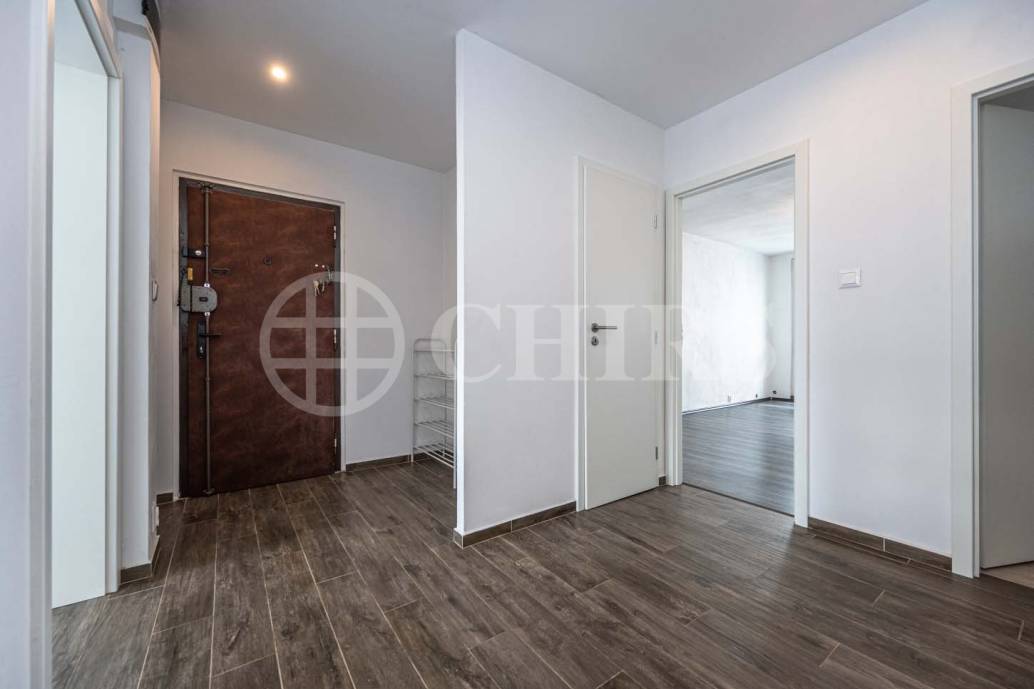 Pronájem bytu 3+1 s lodžií, DV, 84m2, ul. U Jezera 2041/14, Praha 5 - Stodůlky