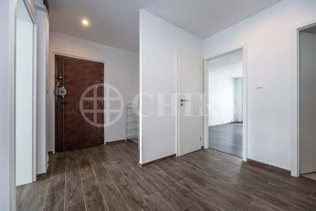 Pronájem bytu 3+1 s lodžií, DV, 84m2, ul. U Jezera 2041/14, Praha 5 - Stodůlky