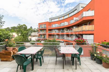 Pronájem bytu 4+kk, OV, 80m2, ul. Čimická 18/141, Praha 8 - Čimice