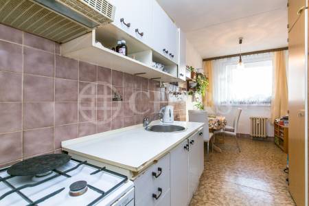 Prodej bytu 3+1 s lodžií, OV, 75m2, ul. Španielova 1287/14, Praha 6 - Řepy