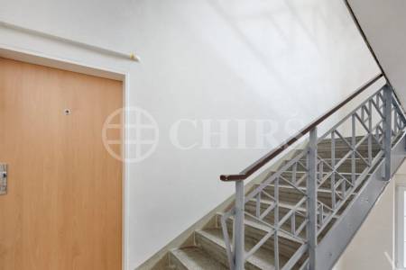 Prodej bytové jednotky 2+1, předzahrádka, parkovací stání, OV, 90,9 m2, ul. U Pekáren 253/2, Praha 15 - Hostivař