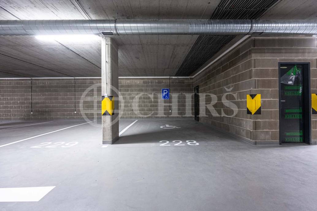 Prodej bytu 4+kk se dvěma balkony, sklepy a garážovými stáními, DV 128 m2, ul. Honzíkova, Praha 10 - Štěrboholy