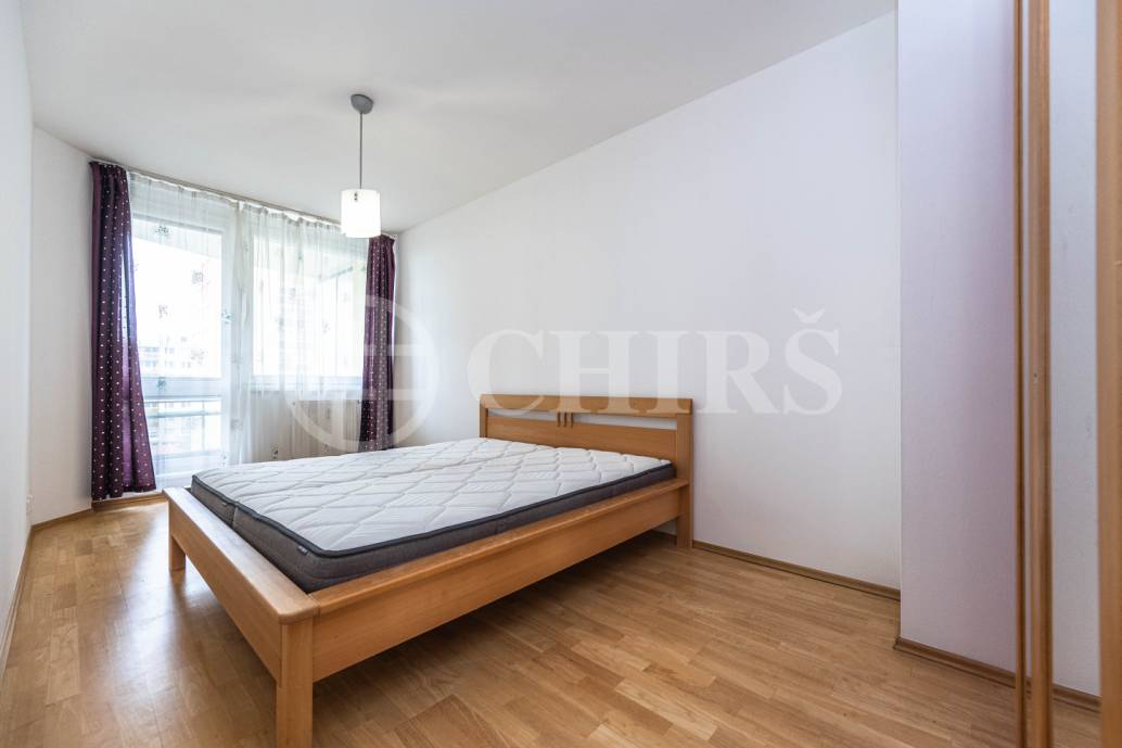 Pronájem bytu 4+kk, 111,2 m² s velkou terasou, lodžií a garáží, ul. Voskovcova 1130/26, Praha 5 - Barrandov