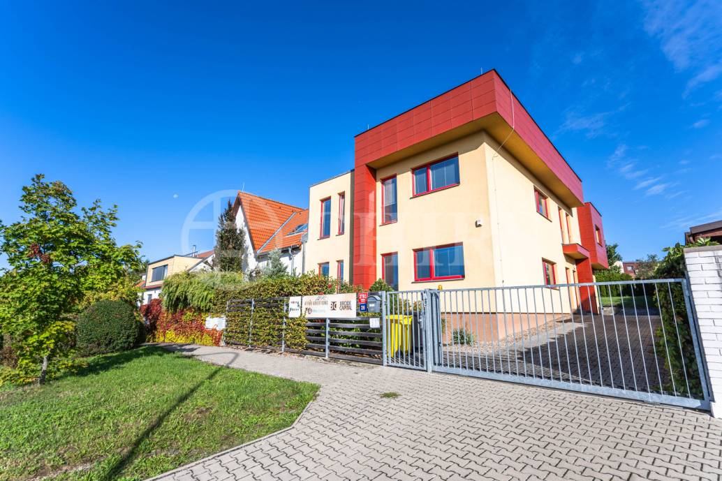 Pronájem kanceláře, OV, 20m2, ul. Armády 2793/26, Praha 5 - Stodůlky