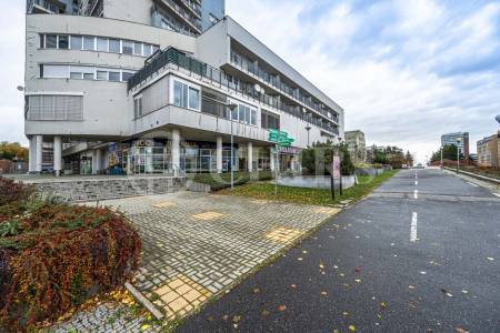 Prodej garážového stání se sklepem, OV, 15m2, ul. Petržílkova 2583/15, Praha 5 - Stodůlky
