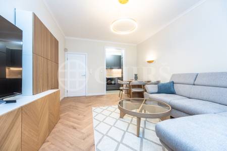 Pronájem  bytu 2+kk s balkonem, 53m2, ul. Mostecká, Praha 1- Malá Strana