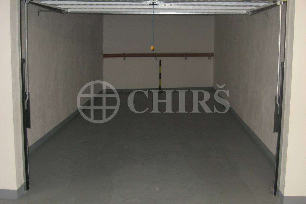 Prodej bytu 3kk/L/garáž, 92m2, OV, ul. Tlumačovská 2766/26a, Praha 13
